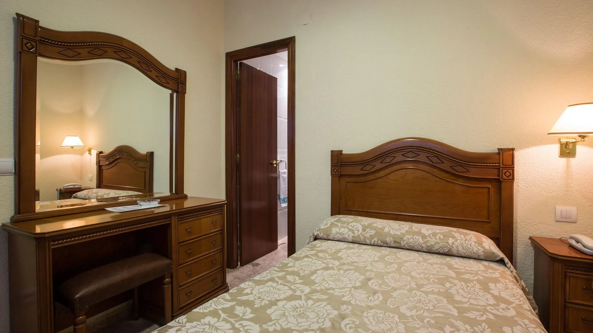 Hotel Riviera Кордова