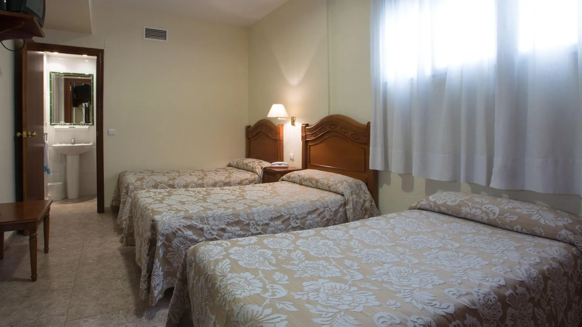 Hotel Riviera Кордова